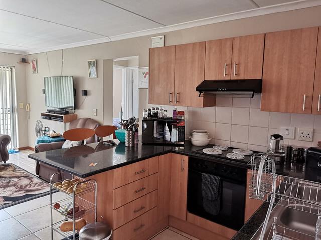 To Let 2 Bedroom Property for Rent in Guldenland Western Cape